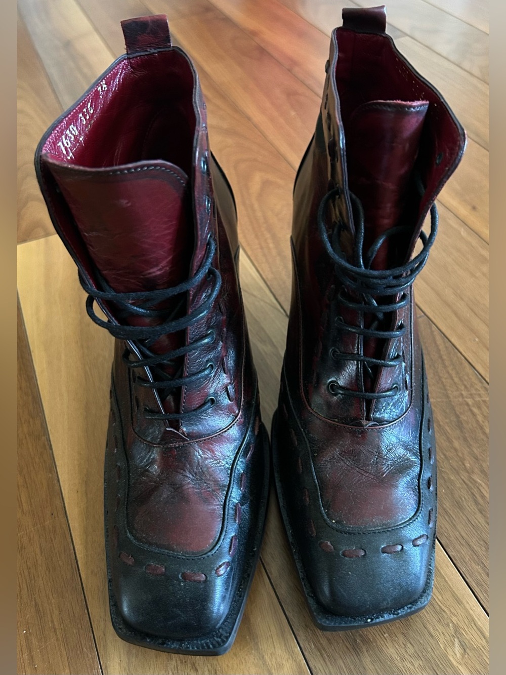 Vintage/Y2K John Fluevog Rococo “Dame Agnus” Lace up Boots Size 7.5 - Picture 3 of 10